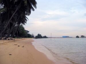 wisata alam pantai panau batam