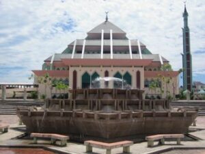Wisata Religi Mesjid raya Batam
